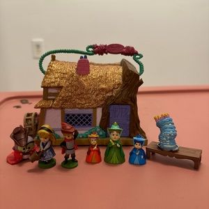 Disney Animators Aurora Cottage Playset